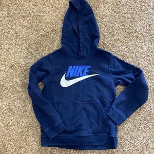 Youth NIKE hoodie. Size medium. GUC